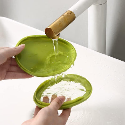 entretien de la boite de conservation alimentaire avec de l'eau