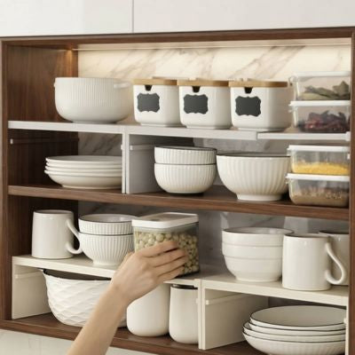 bonne organisation bols pots avec étagère de cuisine