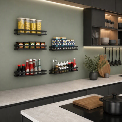 Étagère murale cuisine fixée sur un mur vert pastel
