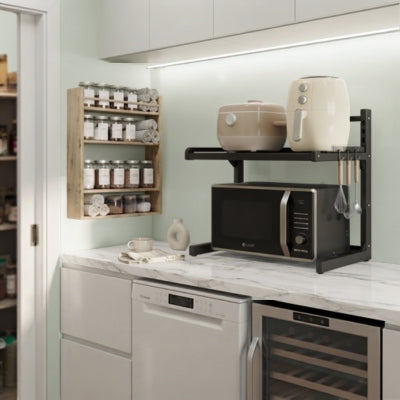 etagere pour micro onde sur plan travail dans petite cuisine