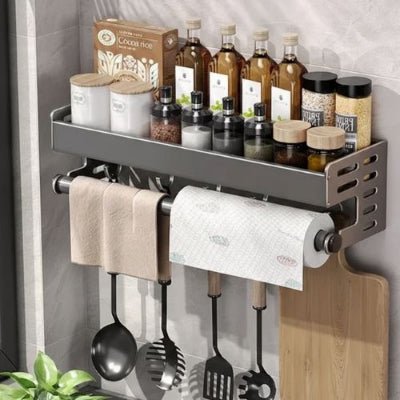 Etagere rangement cuisine organisées avec épices ustensiles rouleau papier