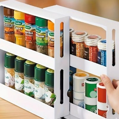 Gros plan sur étagères à épices rotatives et leur contenu