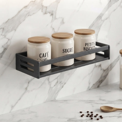 etageres murales cuisine supportant trois pots à provision en céramique