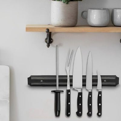 barre aimantée porte couteaux sous étagère cuisine