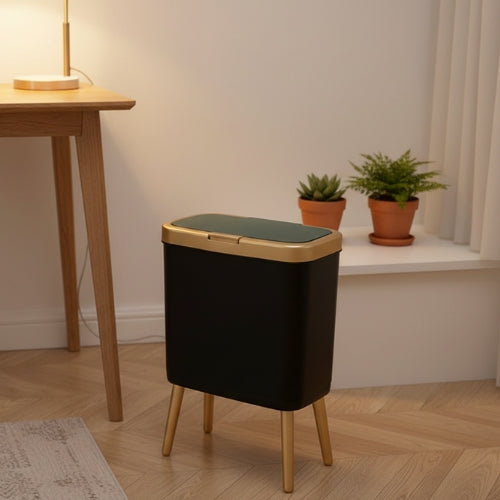 poubelle cuisine quatre pieds dorés dans bureau