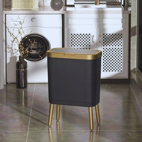 Poubelle cuisine utilisée dans une belle salle de lavage