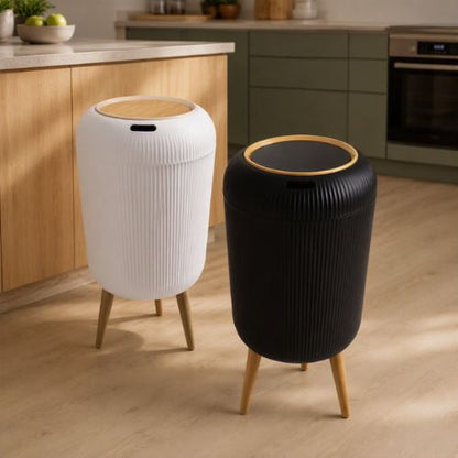 poubelle design deux versions blanche et noire au sol