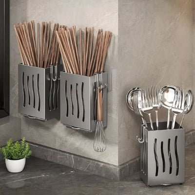 différentes positions possibles accroché déposé sur comptoir ranger couvert